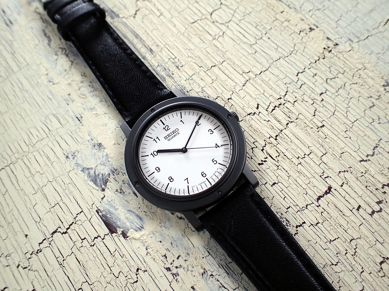 たまにはクォーツ - スティーブ・ジョブズも愛用したミニマルな腕時計 